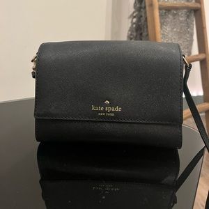 Beautiful Kate spade purse, used less than 3 times